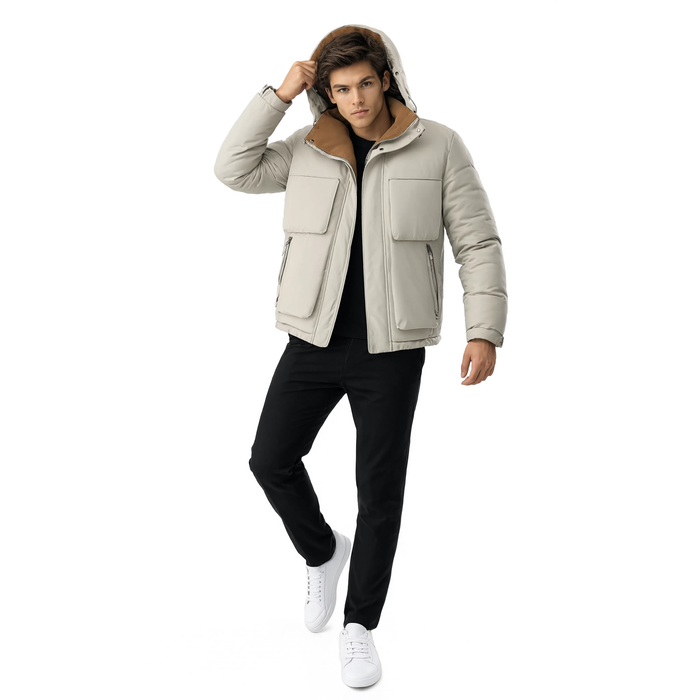 Homme portant la parka beige L'Épuré à capuche amovible