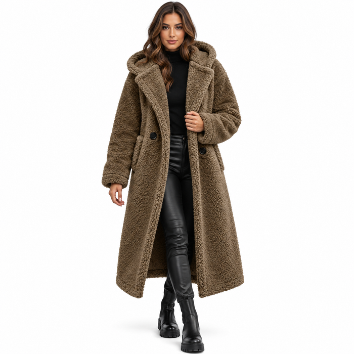 Manteau femme long en peluche à capuche, coupe ample | La Peluche Bleue