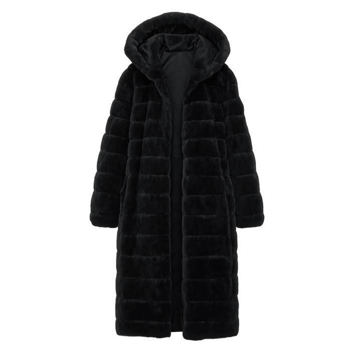 Manteau femme long fausse fourrure La Toundra noir sur fond blanc, bandes horizontales