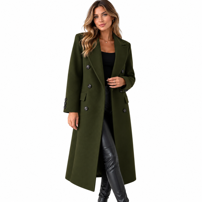 Trench femme vert militaire long croisé à double boutonnage, porté en ville