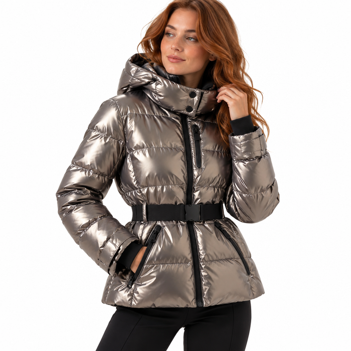 Veste de ski femme brillante ceinturée, capuche ajustée | La Skieuse
