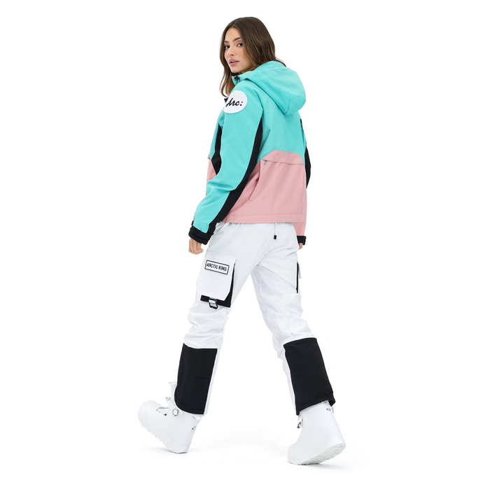 Ensemble de ski turquoise et rose La Traverse porté, vue de face