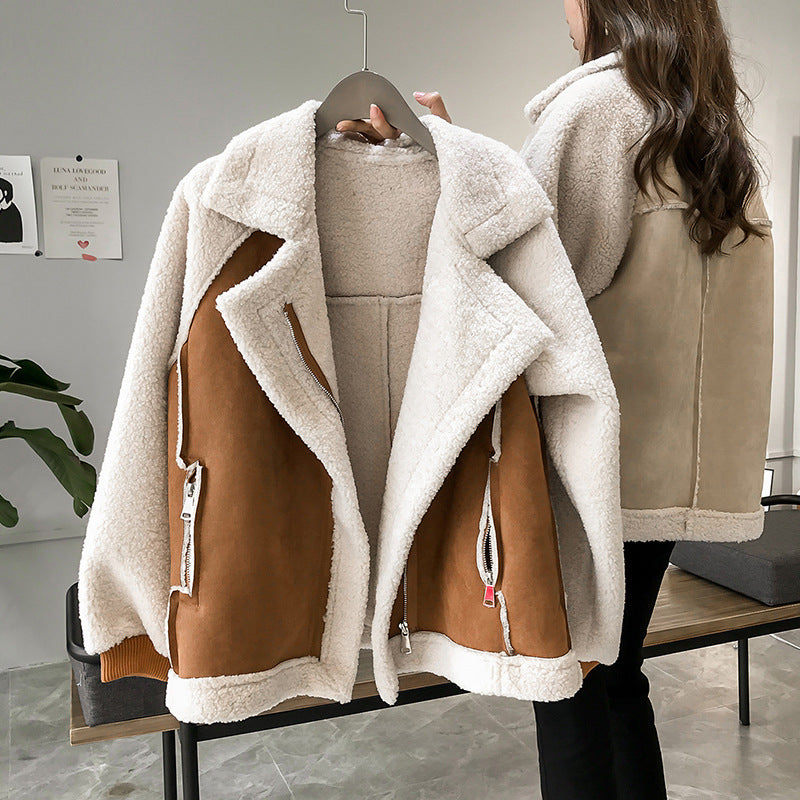 Veste aviateur femme effet peau lainée marron caramel, zips et poches | La Mouflonne