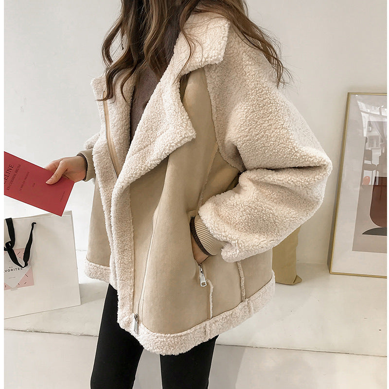 Veste aviateur femme oversize beige effet peau lainée, grand col en peluche | La Mouflonne